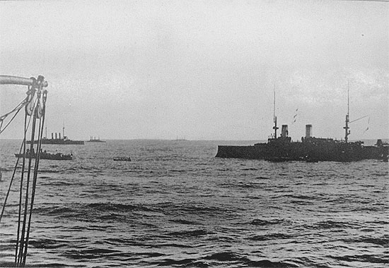 Painting of the Russian battleship surrender to the Imperial Japanese Navy on the day after the Battle of Tsushima, 28 May 1905
