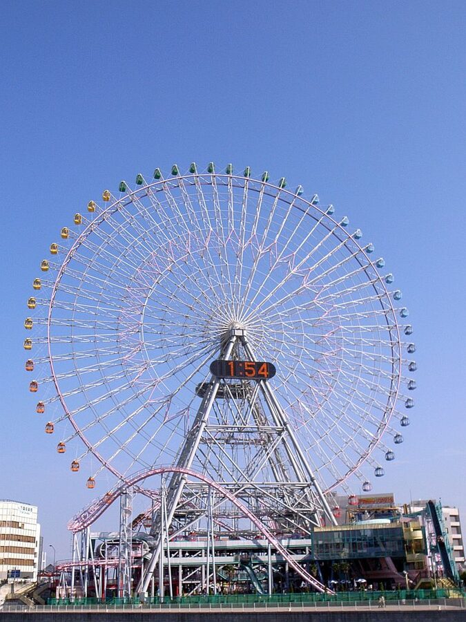 Cosmo Clock 21 illuminated ferris wheel at Yokohama Cosmoworld in Minato Mirai