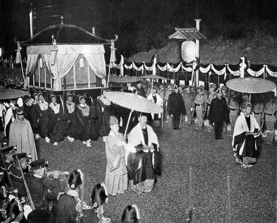 Photograph of the imperial funeral cortege of Emperor Meiji passing through Tokyo in September 1912 with attendants in formal court dress