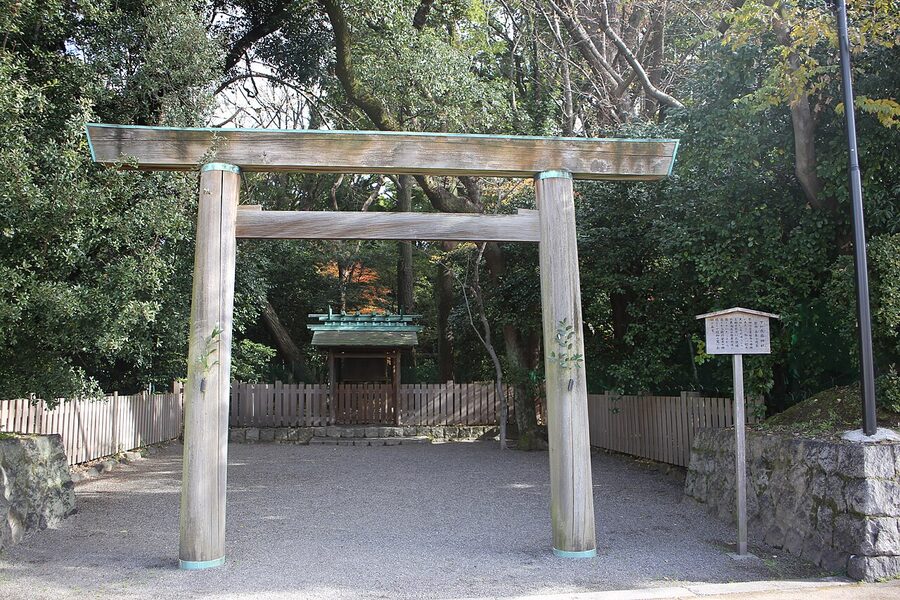 Atsuta Jingu approach in winter light