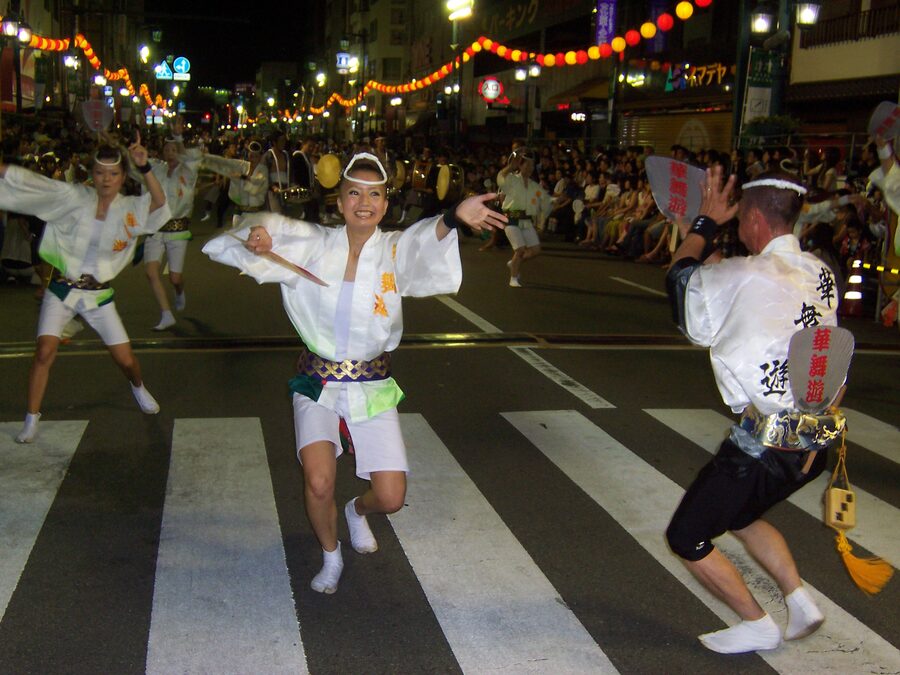 Awa Odori women blue kimono Tokushima