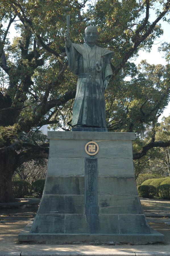 Hachisuka Iemasa statue Tokushima Castle