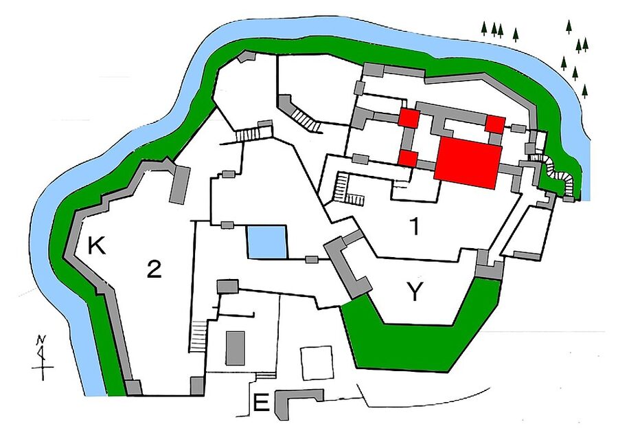 Plan of Himeji Castle showing the three concentric moats and spiral approach path to the main keep