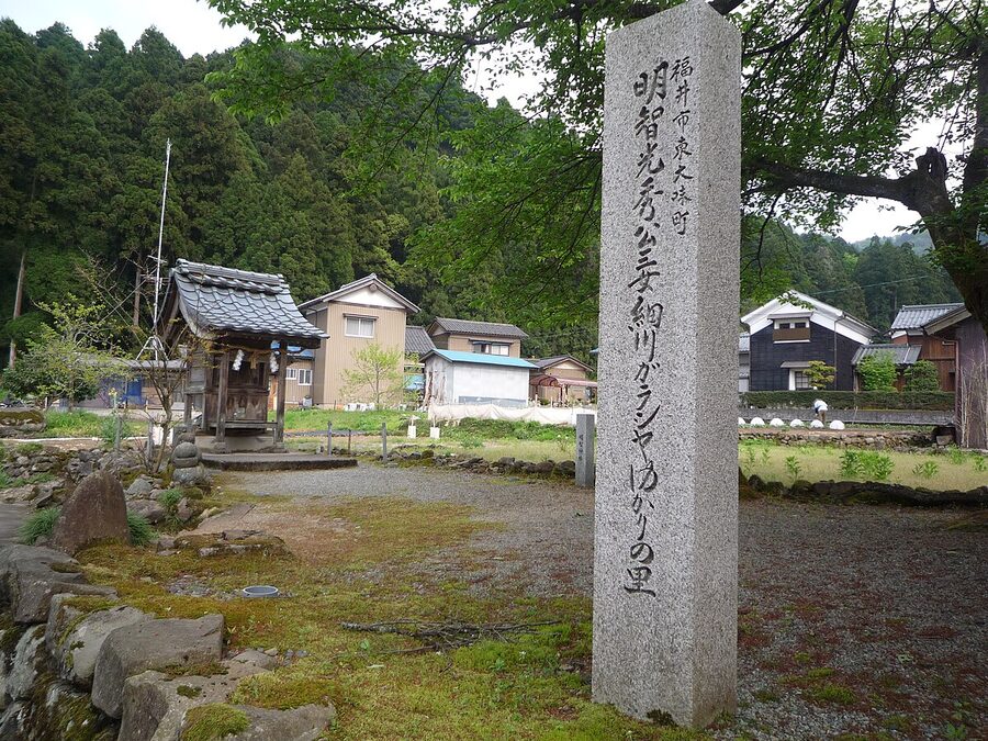The small Akechi-jinja shrine in Fukui honoring Akechi Mitsuhide at his former residence where Gracia may have been born