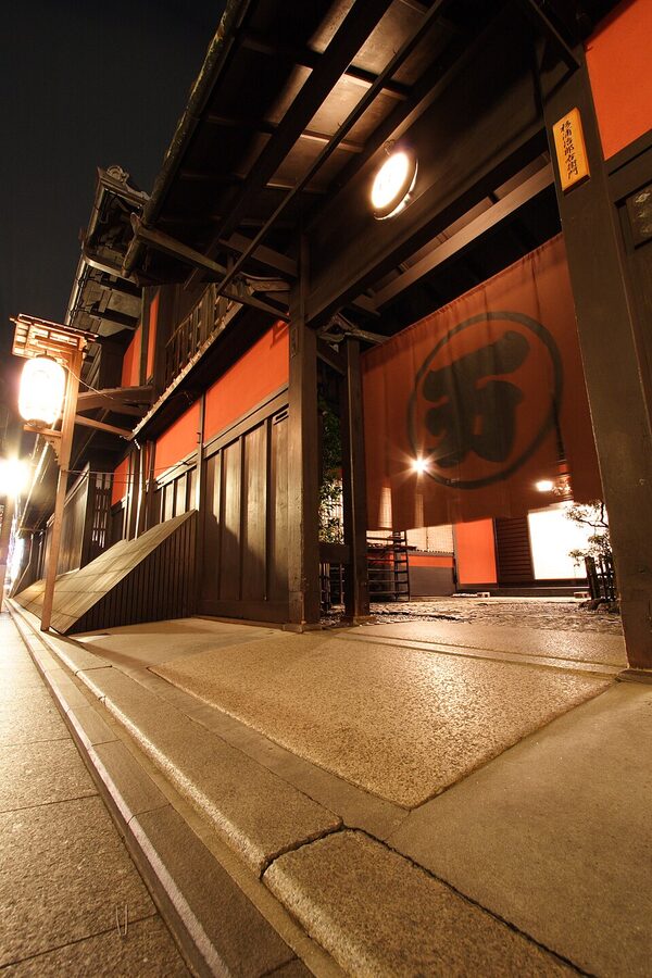 Ichiriki Chaya corner Gion exterior