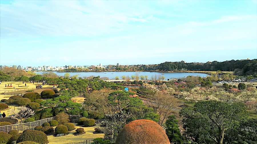Lake Senba seen from the Koubuntei pavilion at Kairakuen