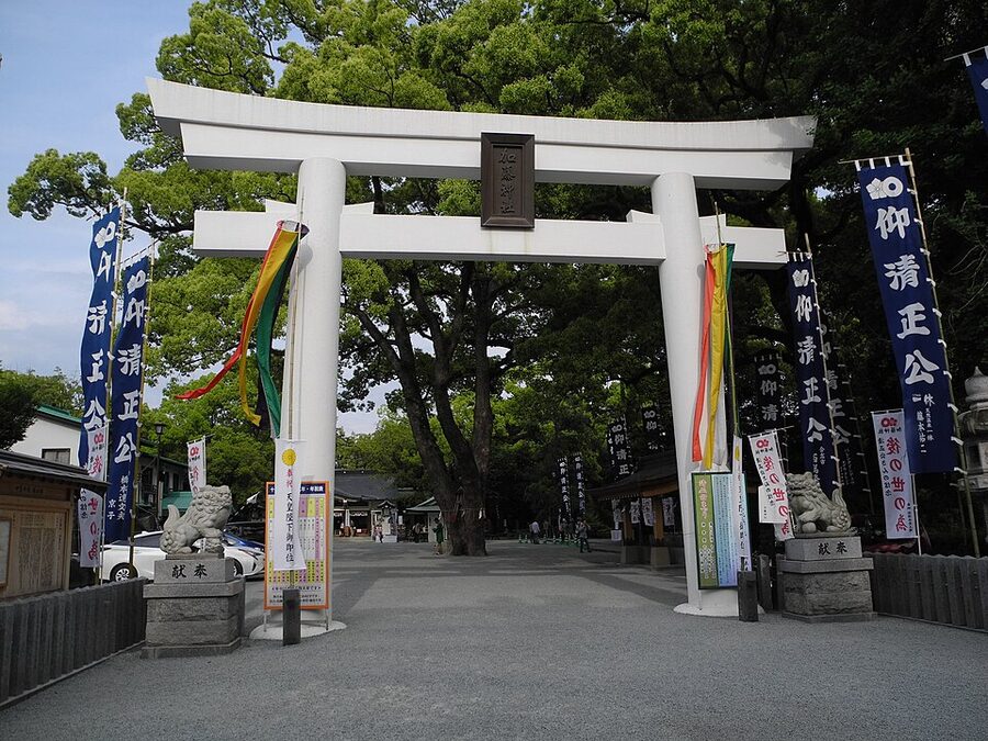Vermillion torii gate at Kato Shrine inside Kumamoto Castle grounds