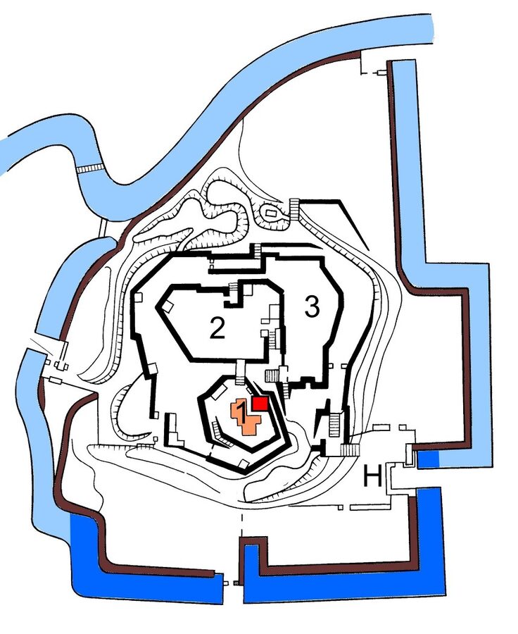 Historical plan diagram of Kochi Castle showing the honmaru ninomaru sannomaru and gate system as it stood in the Edo period