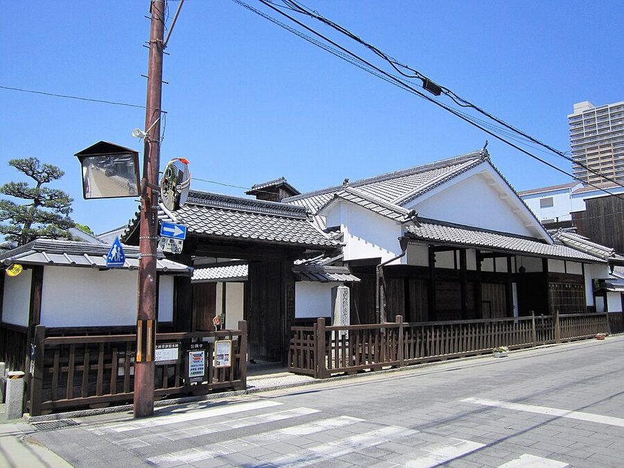 Kusatsu-juku Honjin preserved Edo-period daimyo lodging complex in Shiga, the kind of honjin where sankin-kotai processions stayed overnight
