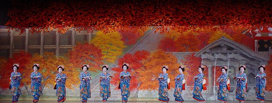 Maiko at Miyako Odori stage