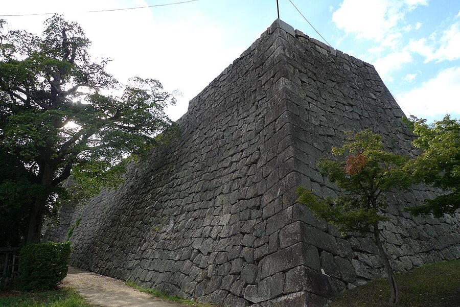Tiered ishigaki of Marugame Castle climbing Kameyama hill