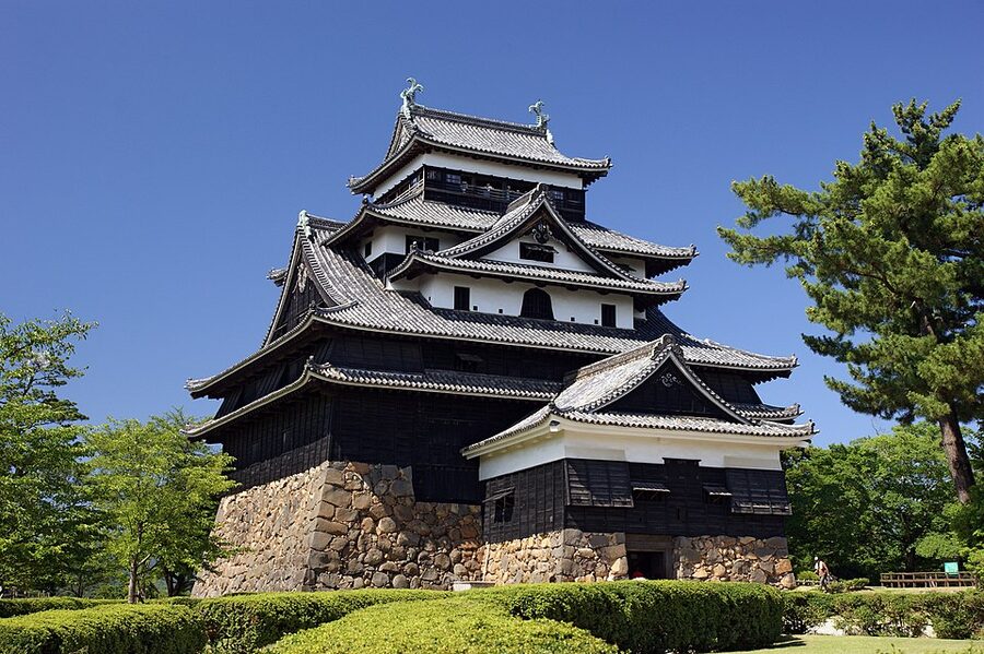 Close view of the black plank walls on Matsue Castle