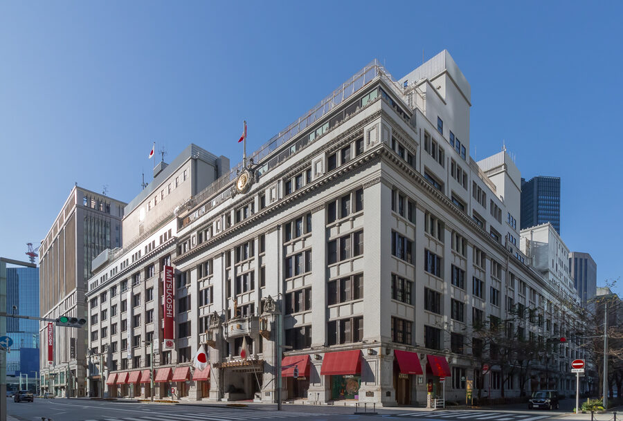 Wide-angle photograph of the Mitsukoshi Nihonbashi main department store building