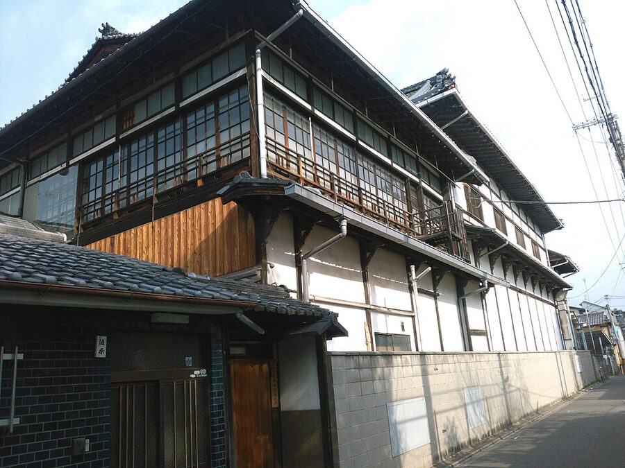 Miyagawacho Kaburenjo theatre exterior
