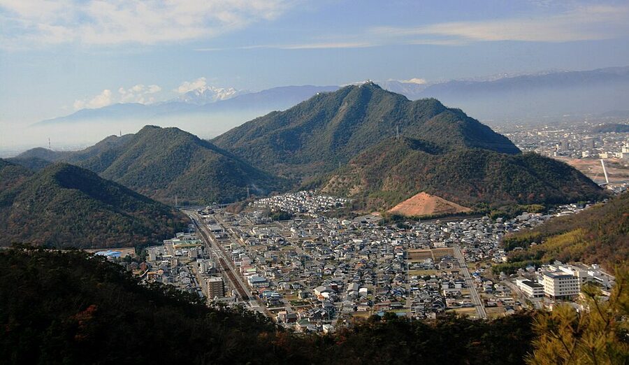Mount Kinka seen in winter from Mount Ozakisanmine in Gifu, its rocky chert peak the site of the original Inabayama Castle later renamed Gifu Castle by Nobunaga