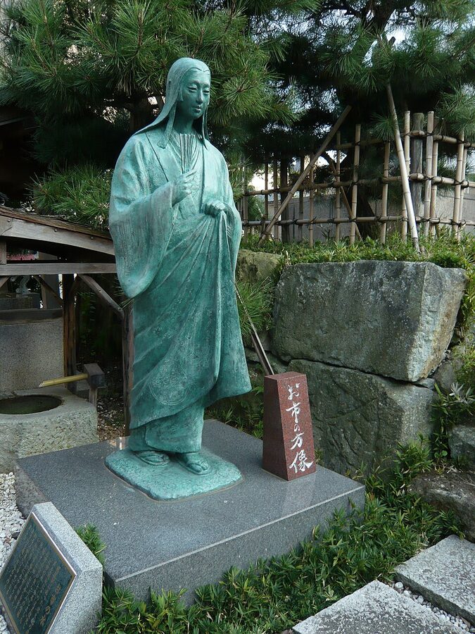 Modern bronze statue of Oichi no Kata at a memorial site honoring Nobunaga's famously beautiful sister and wife of Azai Nagamasa