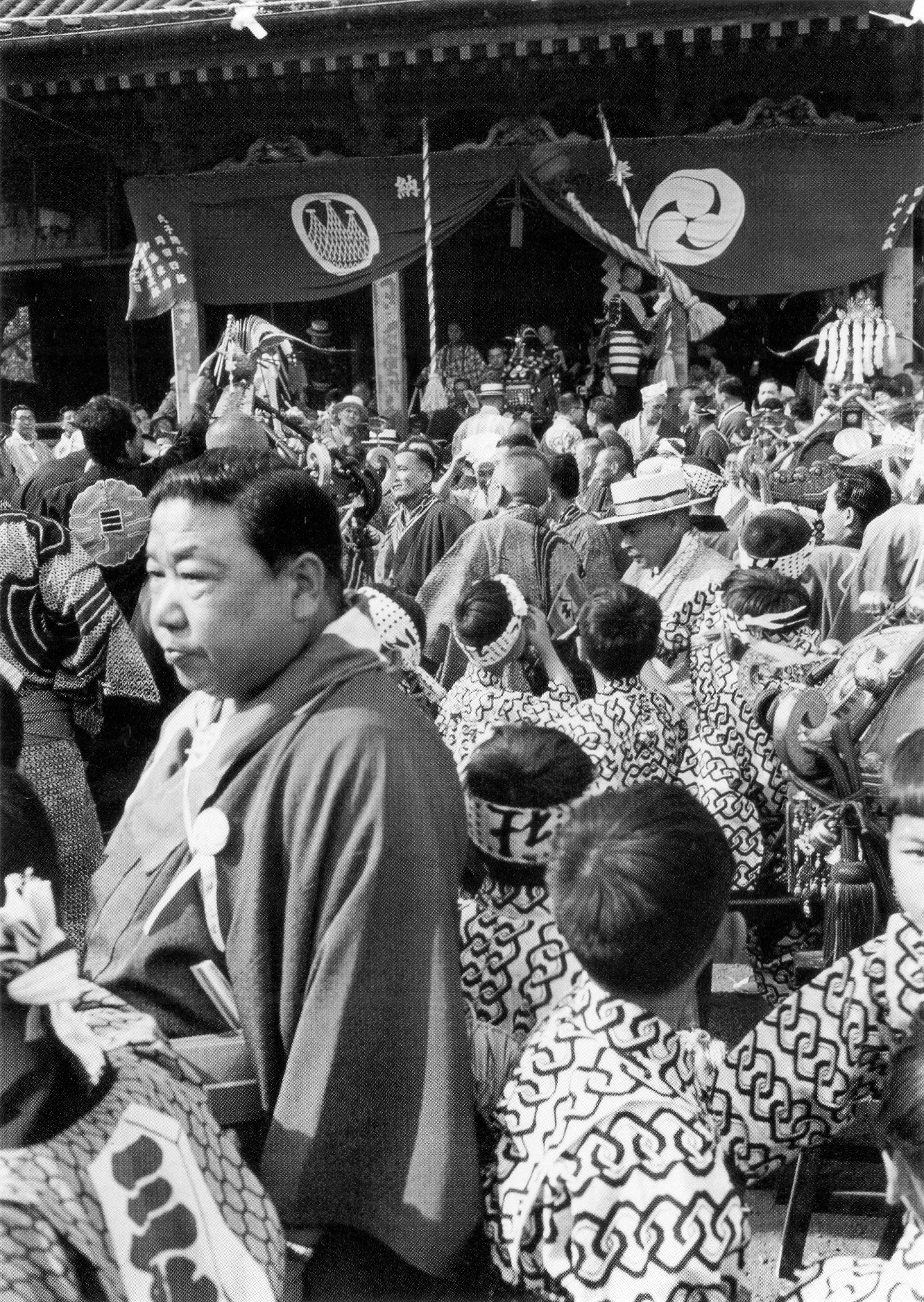 Black-and-white 1953 photograph of Sanja Matsuri by Kimura Ihei