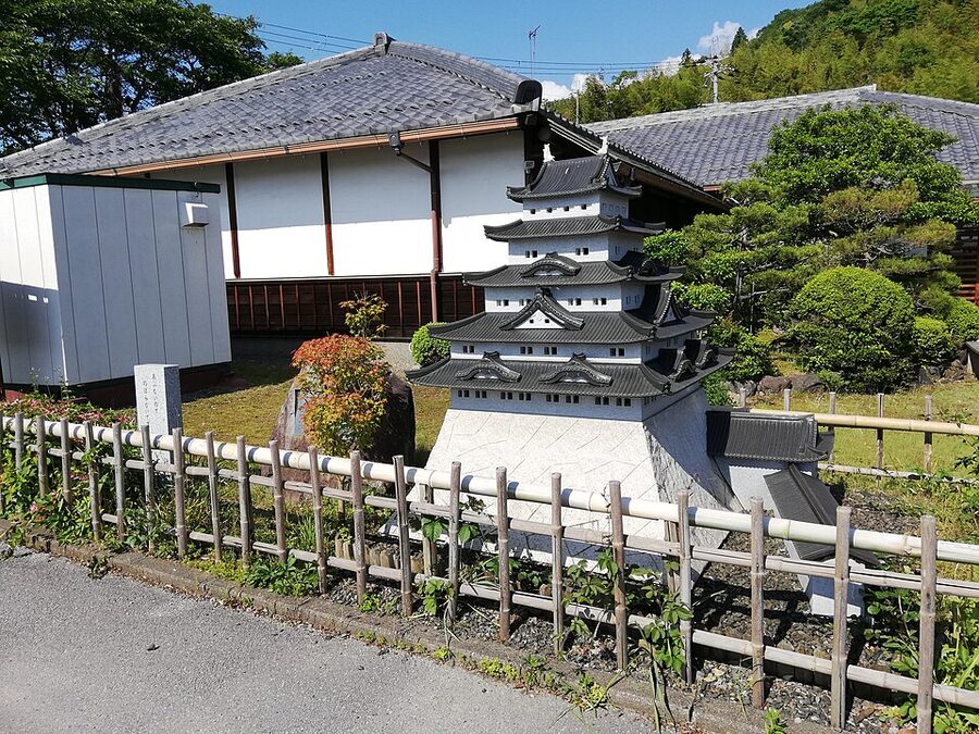 Stone monument on the main keep summit of Sawayama Castle burned by Ii Naomasa Red Devils after Sekigahara