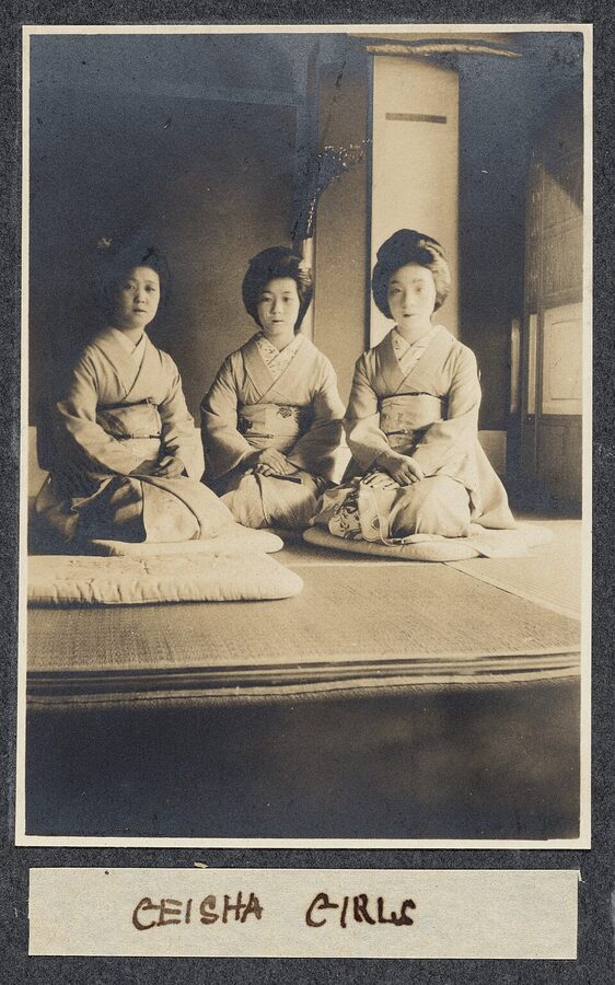 Three Kyoto geisha 1905 Stillman