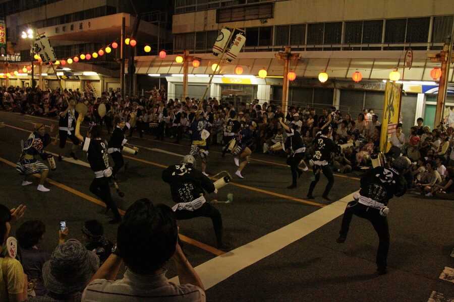 Tokushima Bon Awa Odori women in line