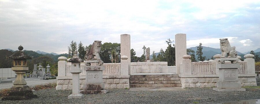 Grave of Torii Suneemon at Shoei-ji temple in Nakanoshima Toyokawa Aichi prefecture