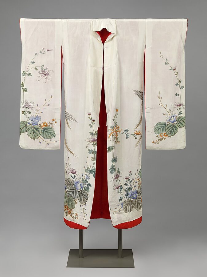 Wedding uchikake bridal kimono paired with white nagajuban under-kimono displayed at Rijksmuseum Amsterdam